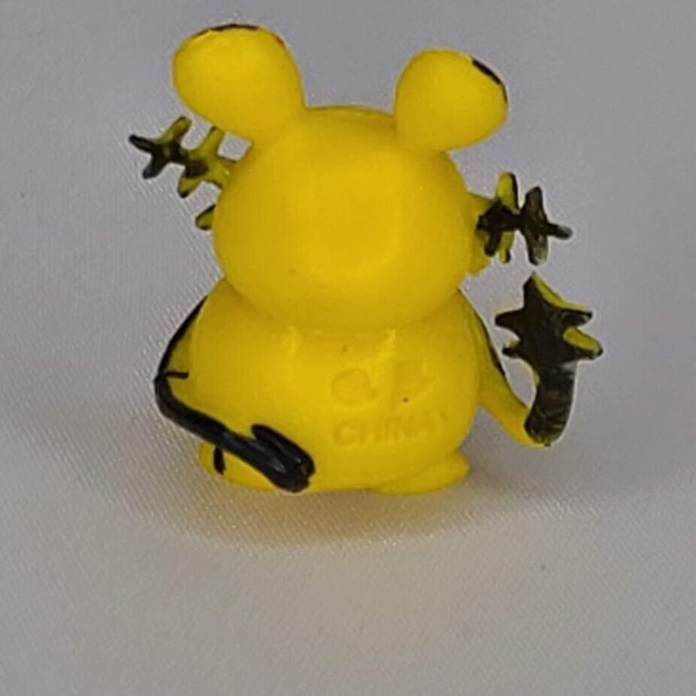Pokemon 2000s Mini Vinyl RL Gumball Toy Miniature Size Dedenne Action Figure - Picture 4 of 8